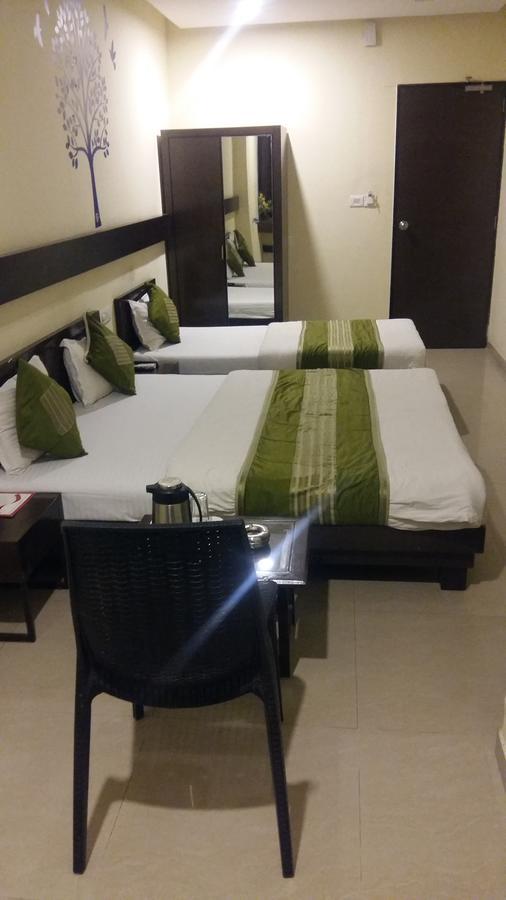 Hotel Ambience Sarkhej Ngoại thất bức ảnh