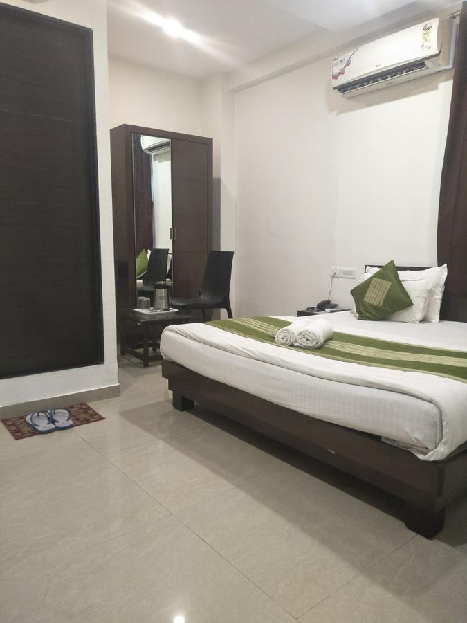 Hotel Ambience Sarkhej Ngoại thất bức ảnh