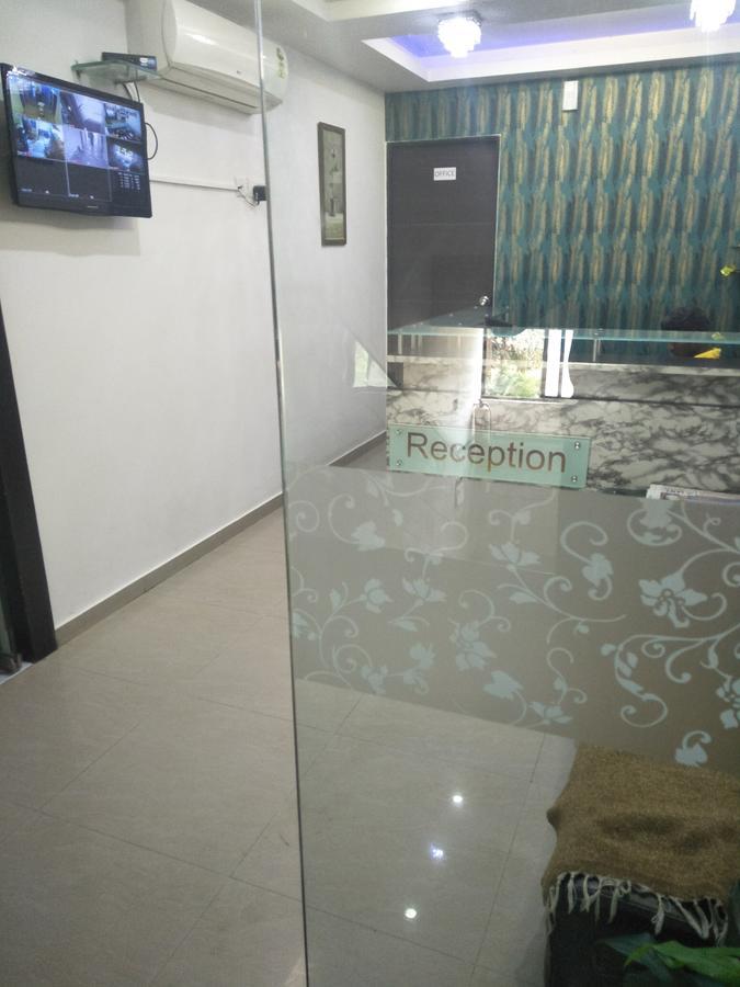 Hotel Ambience Sarkhej Ngoại thất bức ảnh